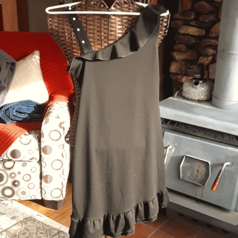 Nwt Sfera black dress